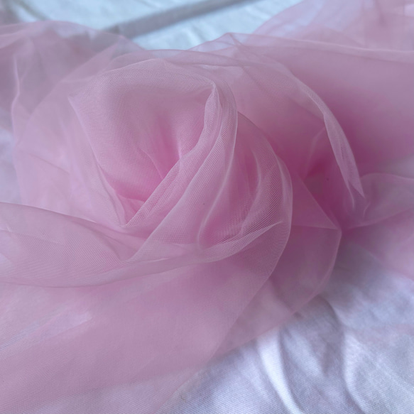 【幅広150cm】ソフトチュール生地 ピンク｜なめらかでやわらかなチュール／ウェディング・背景布・衣装づくり 3枚目の画像