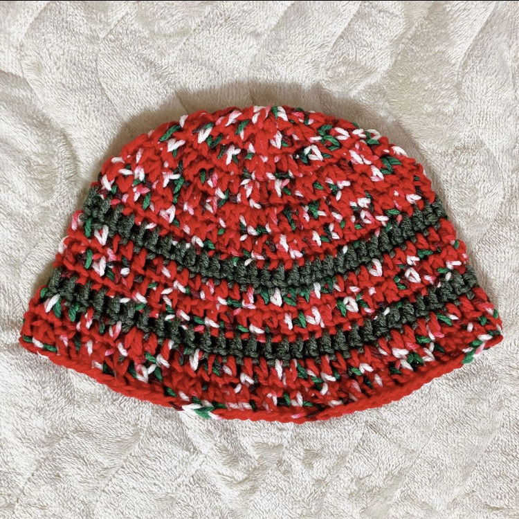 401　クロシェハット　クリスマス　クラッシャーハット　バケットハット　手編み　男女兼用