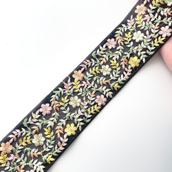 1069 【 幅：5.5cm 】 インド刺繍リボン　ブラック　チュール　イエロー　オレンジ　グリーン 6枚目の画像