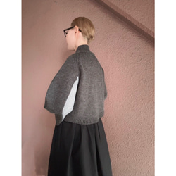 長さ選べる❤️RATAオリジナル❤️大人女性のためのショール風ニット❤️アシンメトリー配色袖❤️チャコール❤️付属ピン付 12枚目の画像