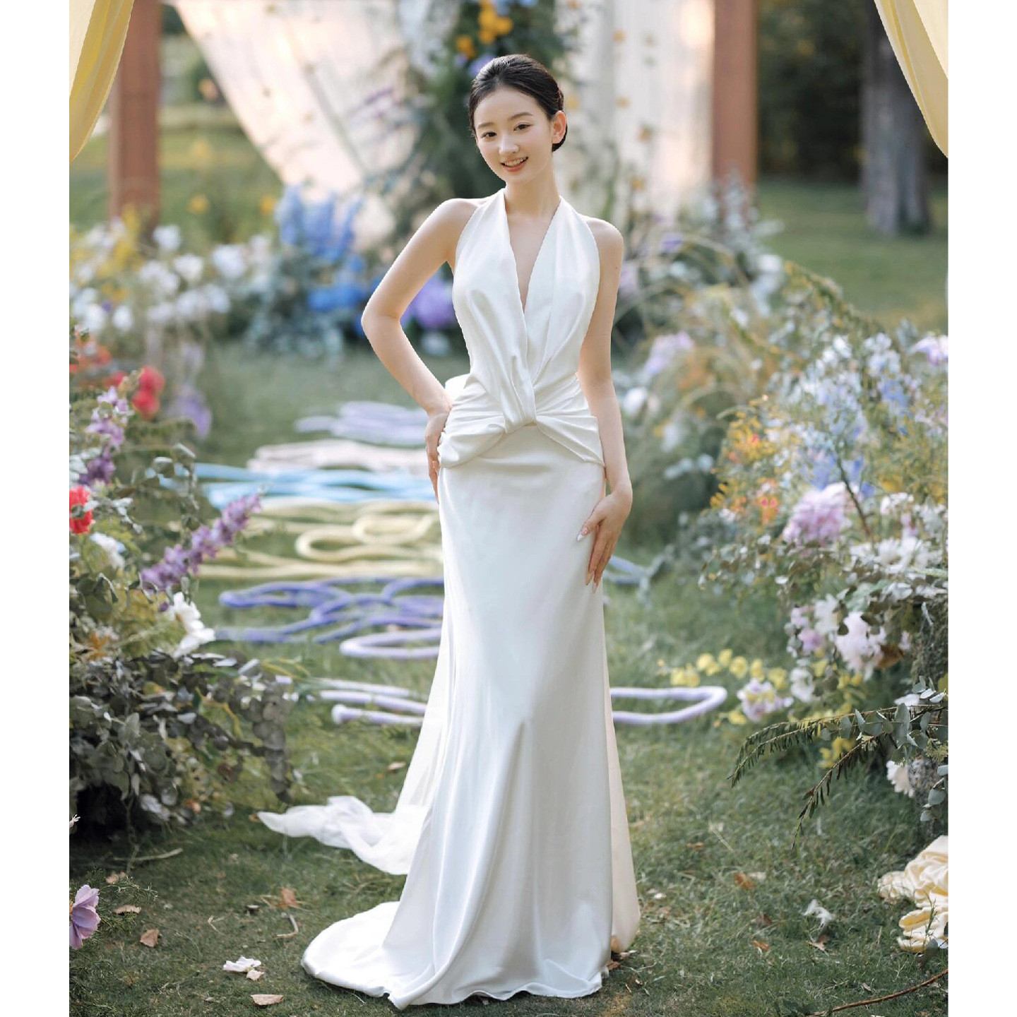 ノースリーブ 白 黒 サテン ウェディングドレス 韓国風 花嫁 結婚式 パーティー 演奏会 二次会 前撮り HL368