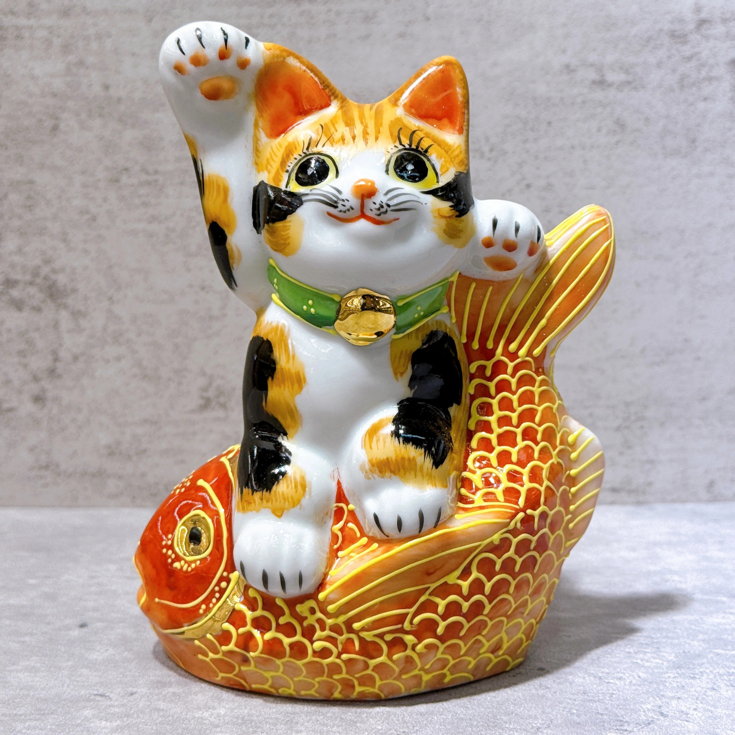 【九谷焼 招き猫】三毛鯛