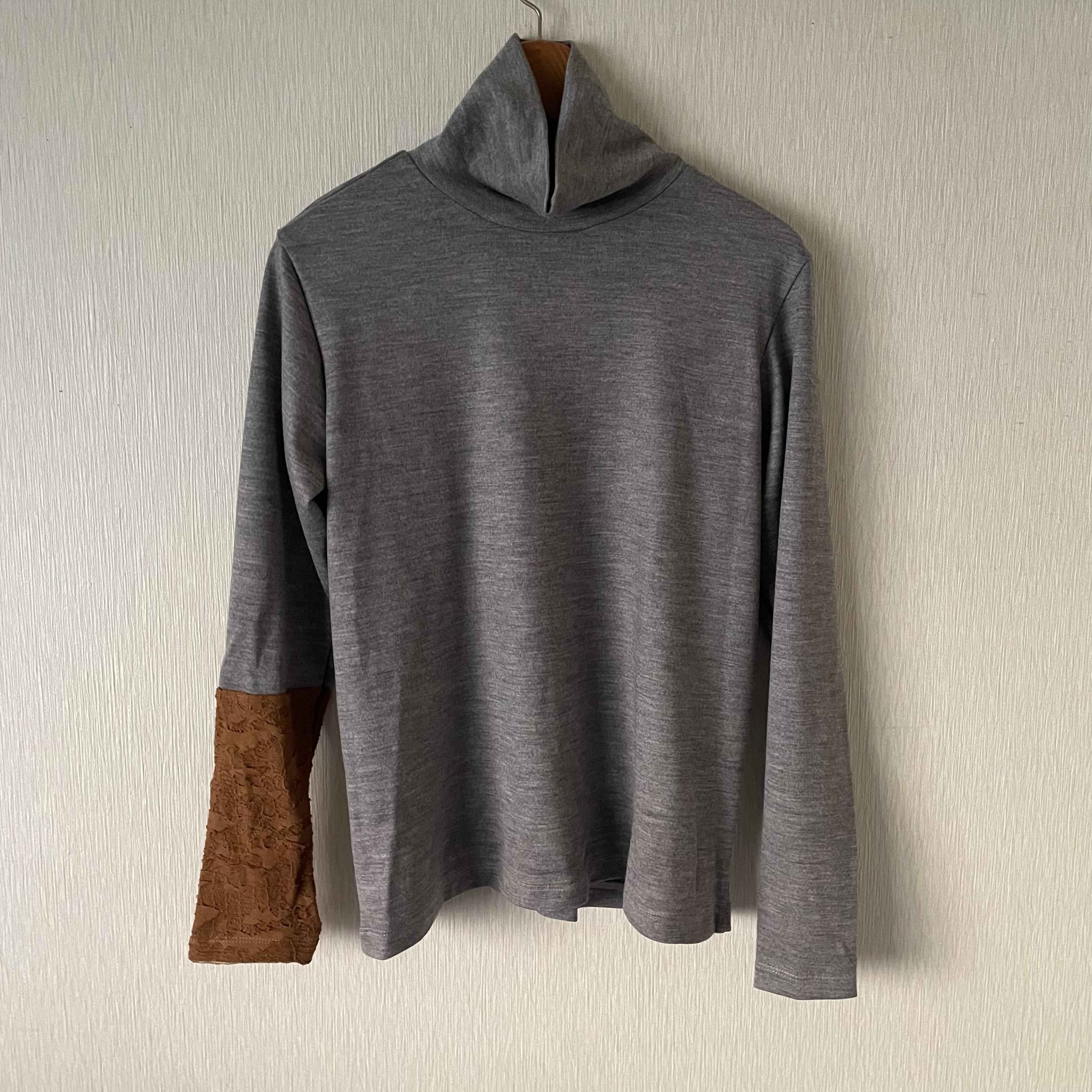 切替えウール長袖タートルカットソー　グレー×からしＦ