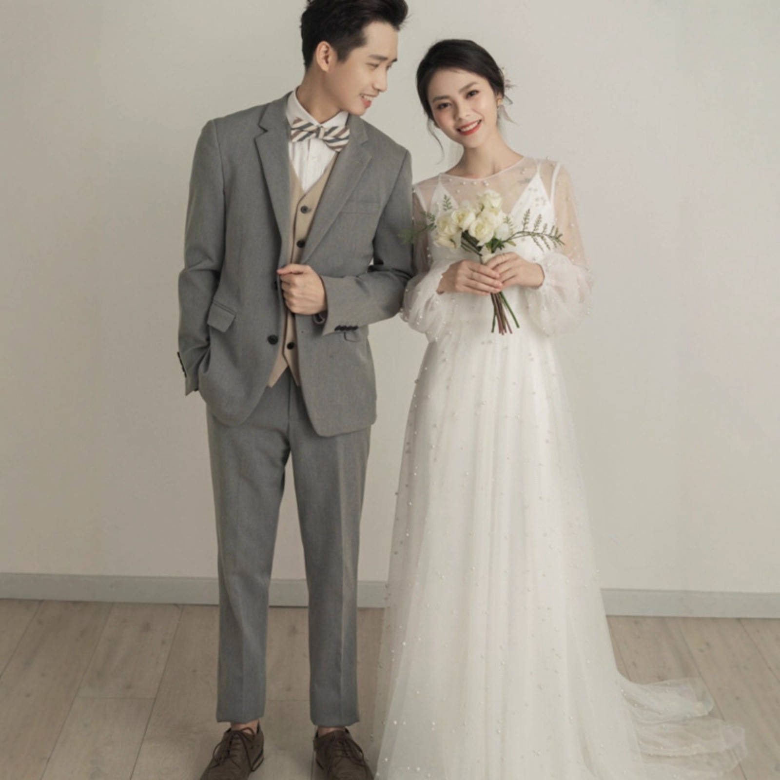 長袖 白 パール ウェディングドレス 韓国風 花嫁 結婚式 パーティー 演奏会 二次会 前撮り HL374