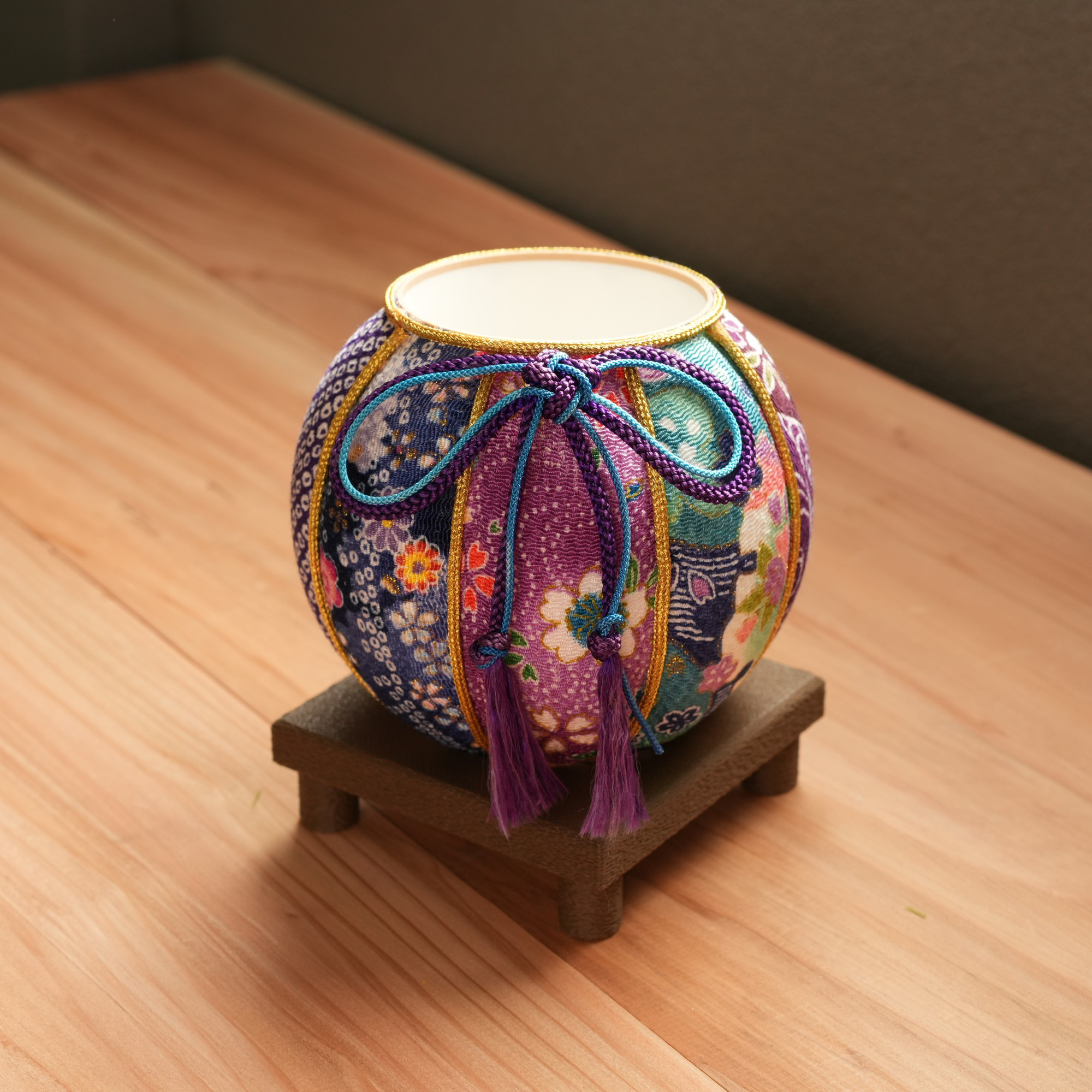 ちりめん大手毬（藤-ふじ-）｜和モダンなインテリア小物｜和風インテリア｜