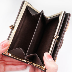 くまちゃんブラウニー2つ折りがま口財布（牛革製）／お菓子な革小物 9枚目の画像