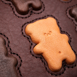 くまちゃんブラウニー2つ折りがま口財布（牛革製）／お菓子な革小物 6枚目の画像