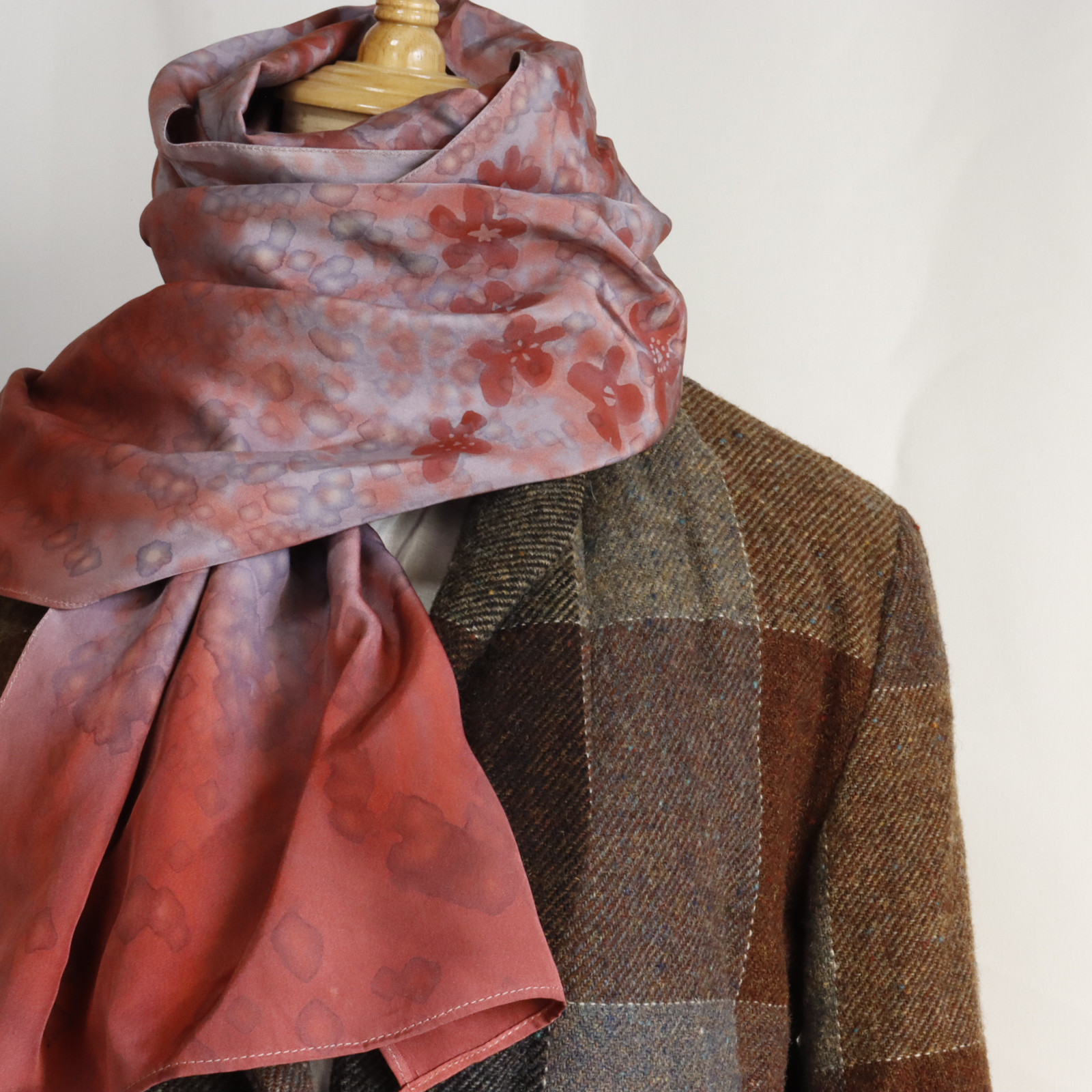 手染めストール　型染め　フラワー/レッドスプラッシュ