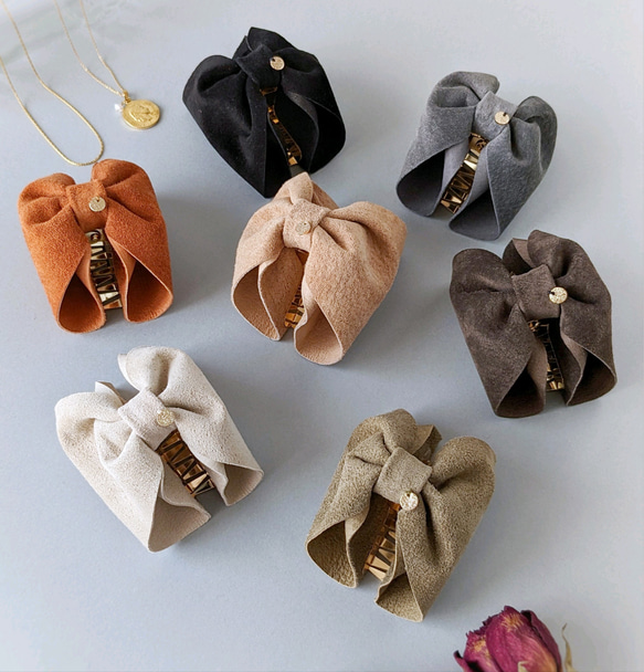 ホリデーボックス2025/選べるカラー/本革スエード大人のためのバンスクリップリボン小さめ＆ インド刺繍リボンシュシュ 2枚目の画像