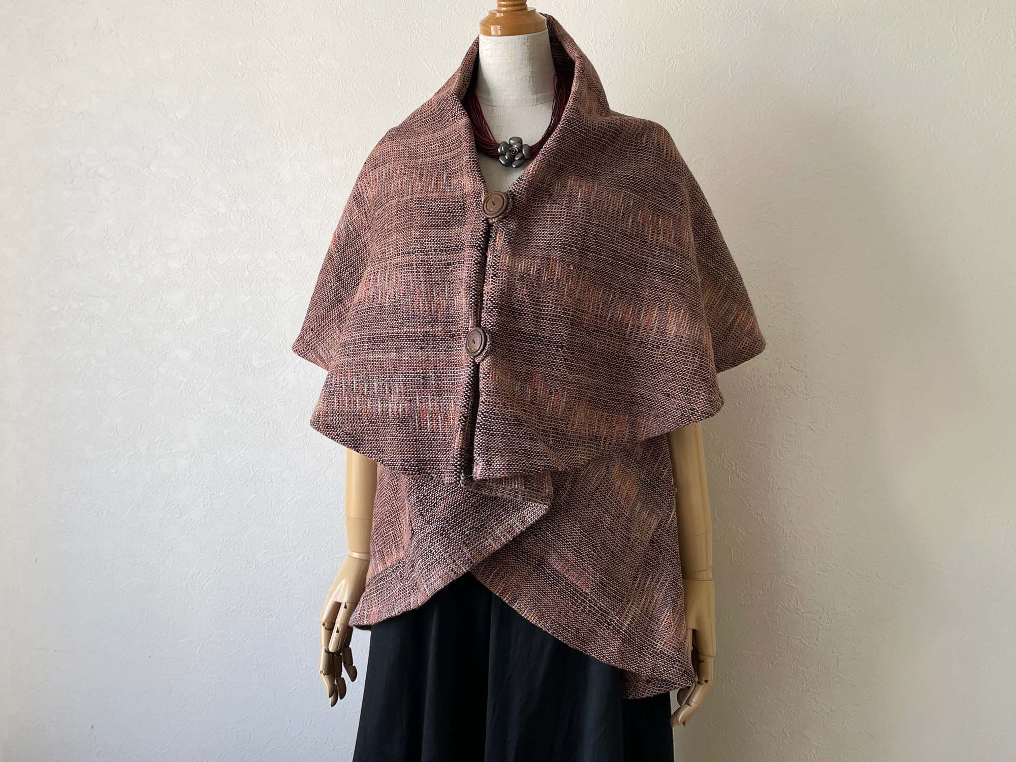 ふんわり手織り綿のケープジャケット 羽織りもの コットン100% フリーサイズ 一点もの くすみピンク系