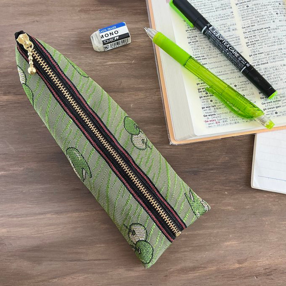 畳縁　笔盒　日式　青蘋果　兔子　綠色的 第1張的照片