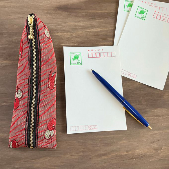 畳縁　笔盒　日式　蘋果　兔子　紅色的 第2張的照片