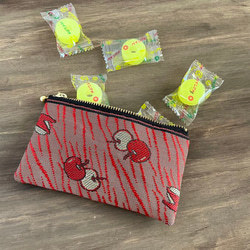 畳縁　硬幣錢包　名片夾　蘋果　兔子　紅色的　日式 第6張的照片