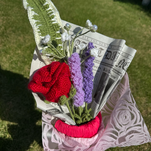 赤とむらさきのブーケ』編み物 かぎ針編み 毛糸 ニット 枯れない花