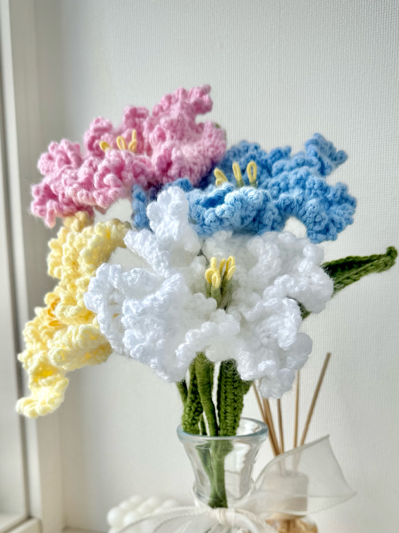かぎ針編みのふわふわユリ』編み物 枯れない花 毛糸 ニット 百合