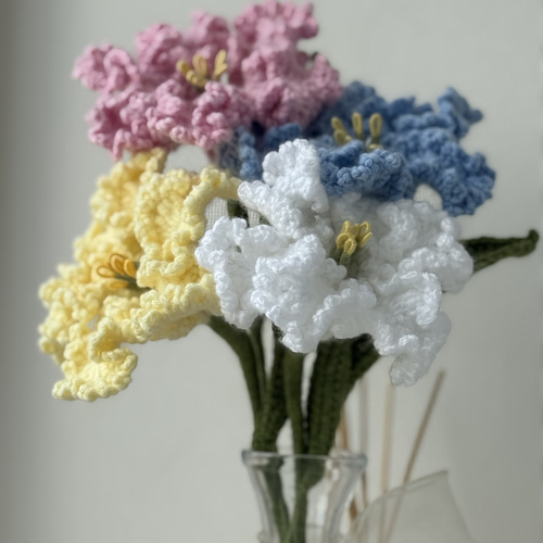 かぎ針編みのふわふわユリ』編み物 枯れない花 毛糸 ニット 百合