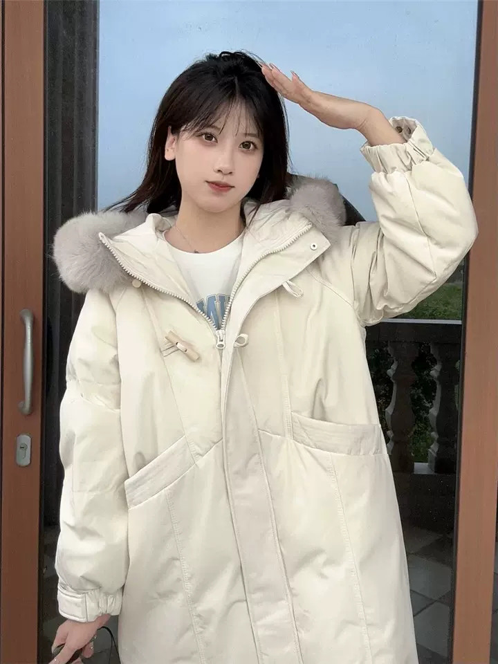 2025年ストレートホワイトカモフラ牛角ボタン ダウンジャケット女性中長期大毛襟厚手冬ファッションコート 高級感 旅行