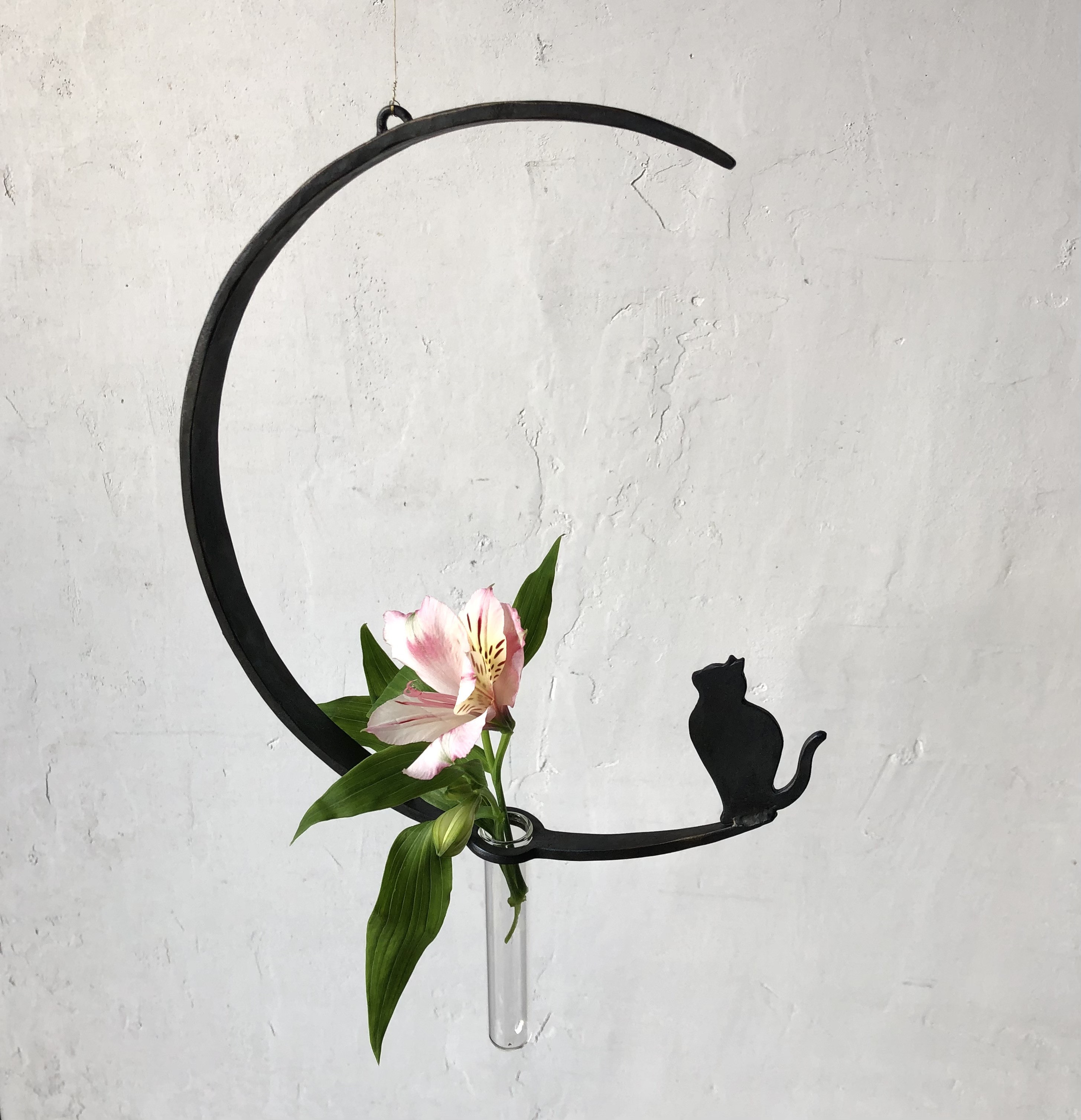 月と子猫の一輪挿し