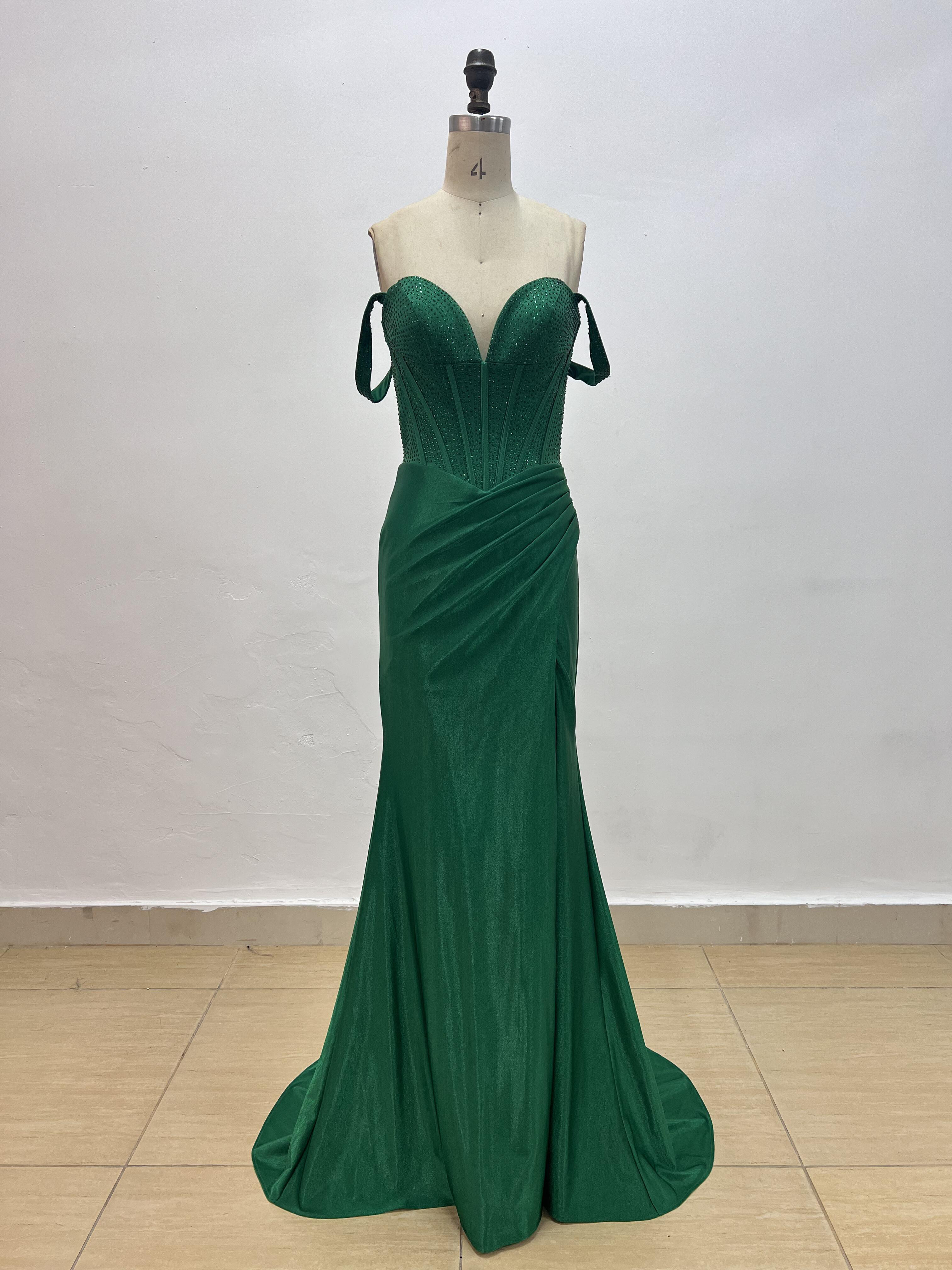 美品　アシメドレス　きらきらストーン　オフショルダー　二の腕を隠せる　優雅　サイズオーダー可能　パーティードレス　忘年会