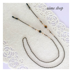 べっ甲色チェコビーズ＆SWAROVSKIのアンティーク調メガネチェーン 2枚目の画像