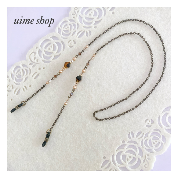 べっ甲色チェコビーズ＆SWAROVSKIのアンティーク調メガネチェーン 1枚目の画像