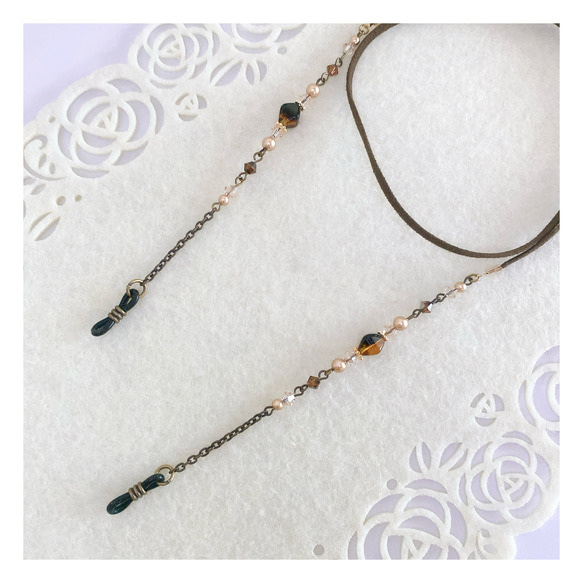 べっ甲色チェコビーズ＆SWAROVSKIのアンティーク調メガネチェーン 7枚目の画像