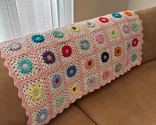 手編みブランケット/花モチーフ/グラニースクエア/カラフル/かぎ針編み