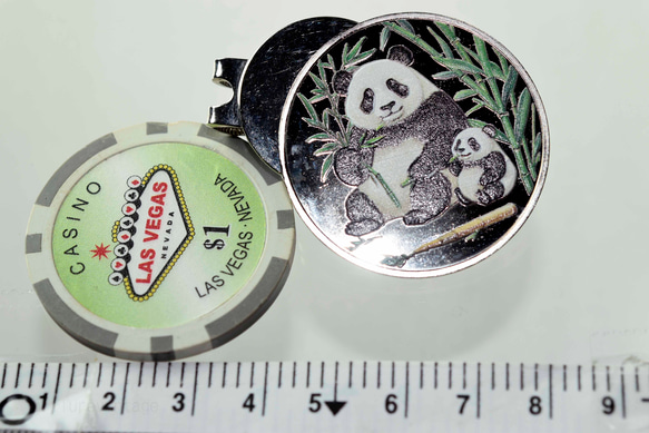 パンダ　ゴルフマーカー マグネットマーカー ハットマーカー  マグネットコイン13113-472（金属製） 3枚目の画像