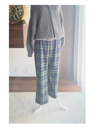 チェック柄が選べるゆったりシルエットのエッグパンツ