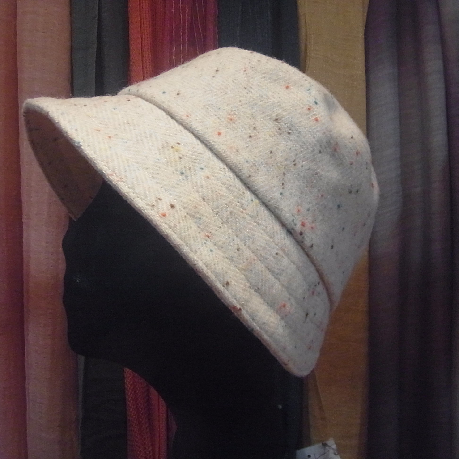 オフホワイトウールのクロシェ