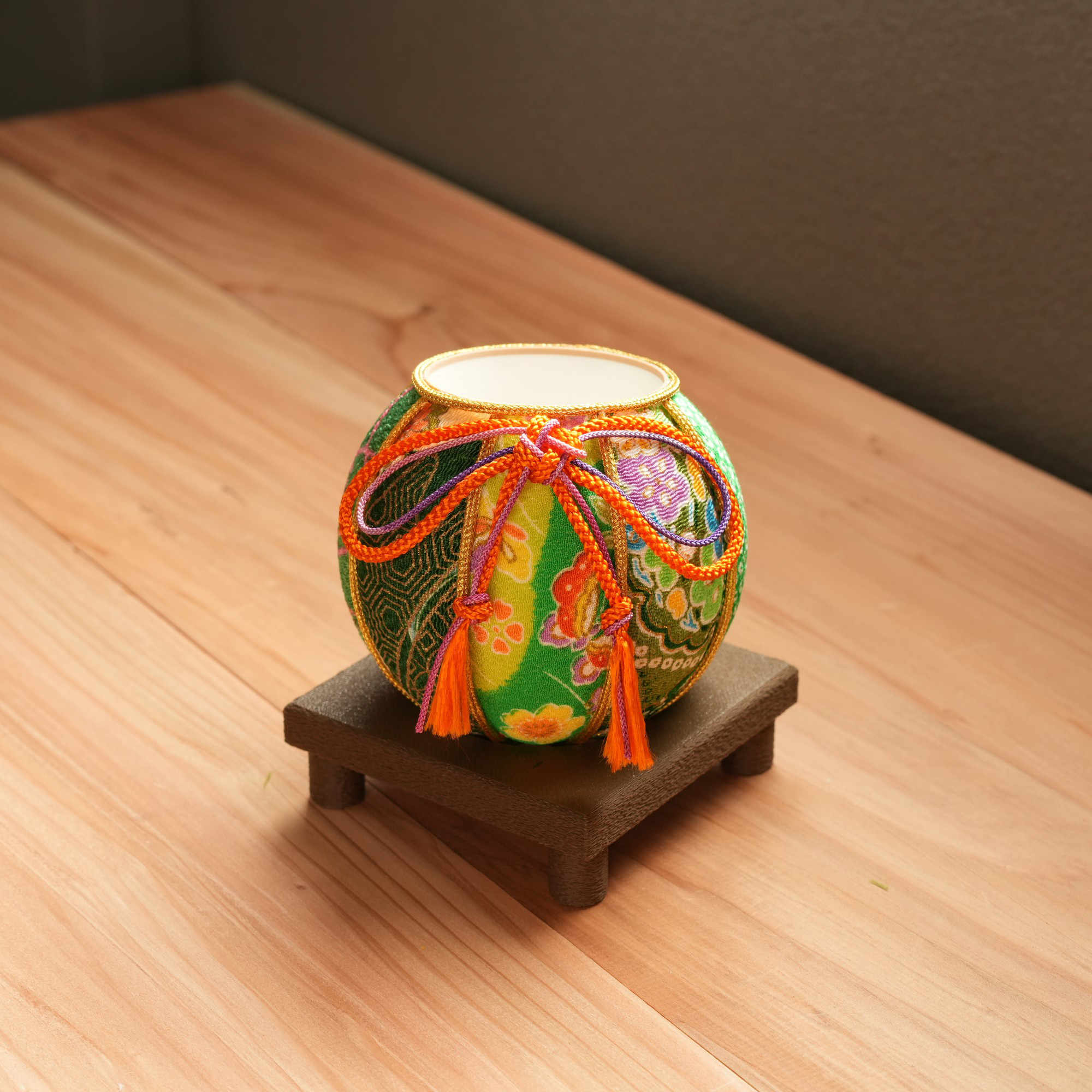 ちりめん小手毬（柳-やなぎ-）｜和モダンなインテリア小物｜和風インテリア｜