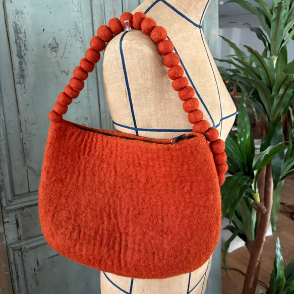 SALE! 羊毛 フェルト ショルダーバッグ ハンドメイド 3枚目の画像