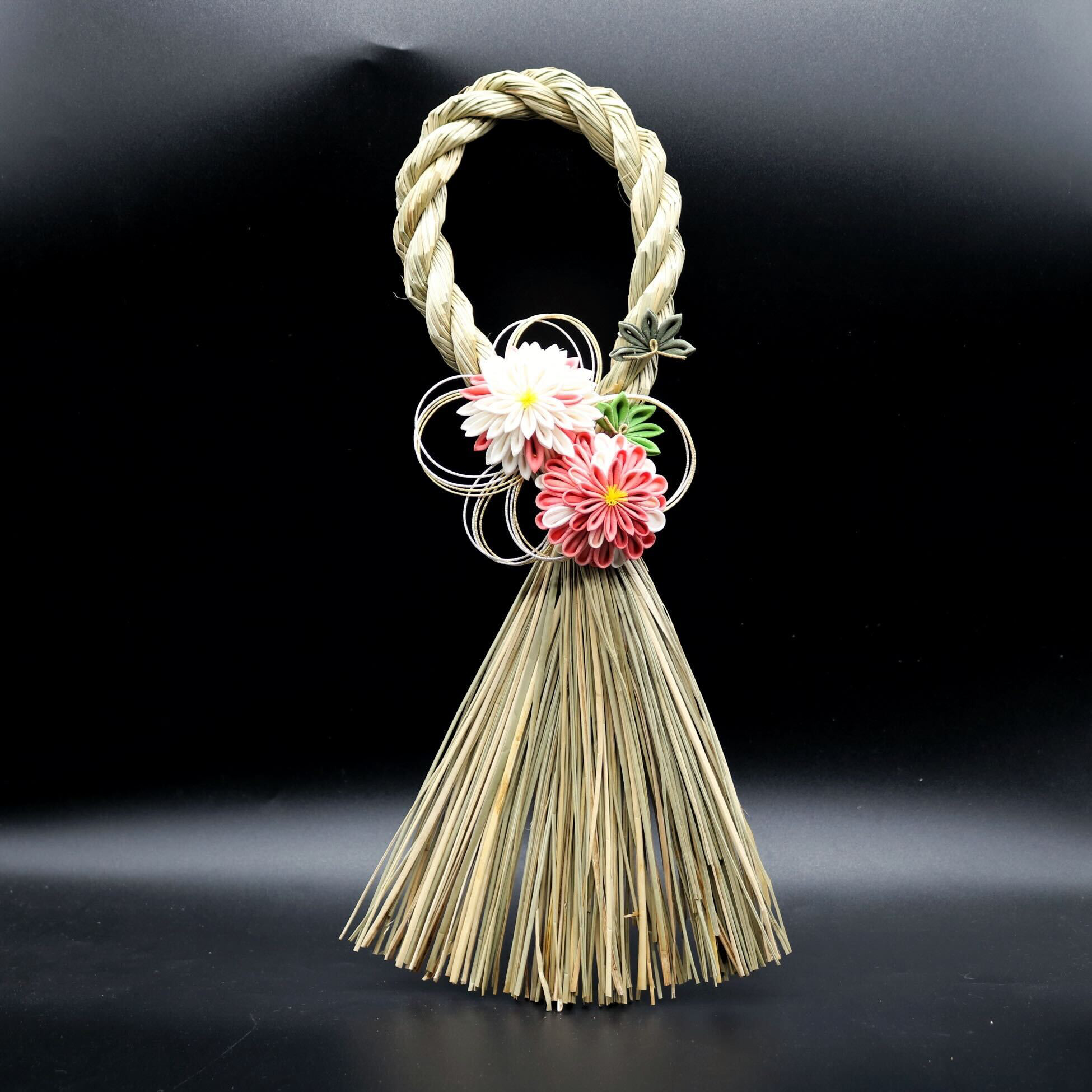 つまみ細工のしめ縄飾り