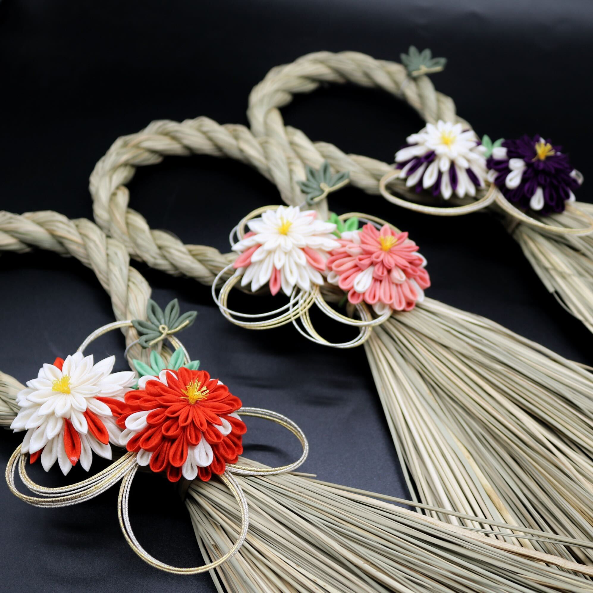 つまみ細工のしめ縄飾り