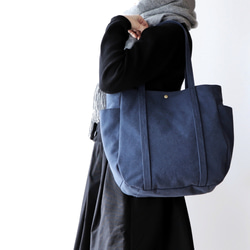 新作＊大ぶりラウンドトート＊装備品の増える秋冬に◎（くすみブルー） 2枚目の画像