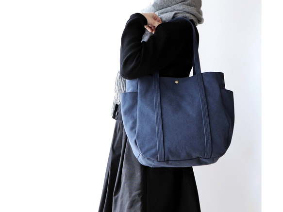 新作＊大ぶりラウンドトート＊装備品の増える秋冬に◎（くすみブルー） 2枚目の画像