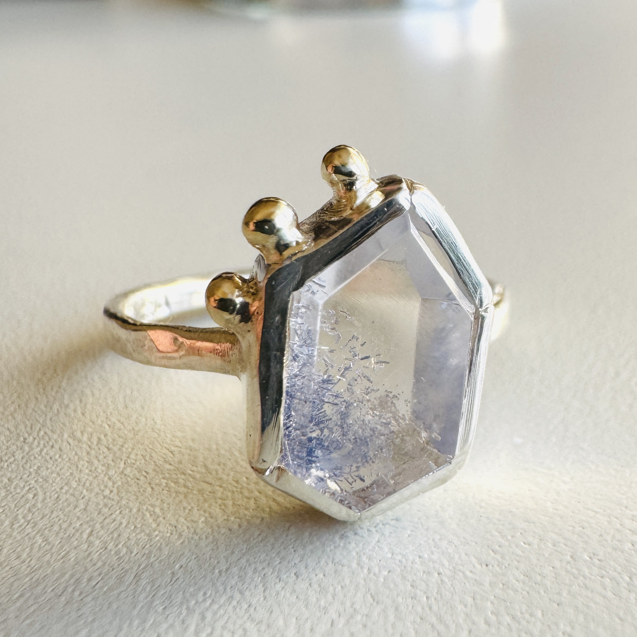 【Dumortierite in Quartz】Neige Bleue