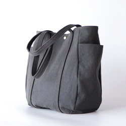 新作＊大ぶりラウンドトート＊装備品の増える秋冬に◎（チャコール） 4枚目の画像