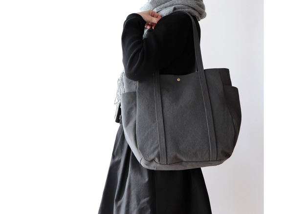 新作＊大ぶりラウンドトート＊装備品の増える秋冬に◎（チャコール） 2枚目の画像