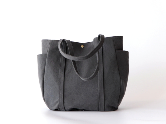 新作＊大ぶりラウンドトート＊装備品の増える秋冬に◎（チャコール） 3枚目の画像