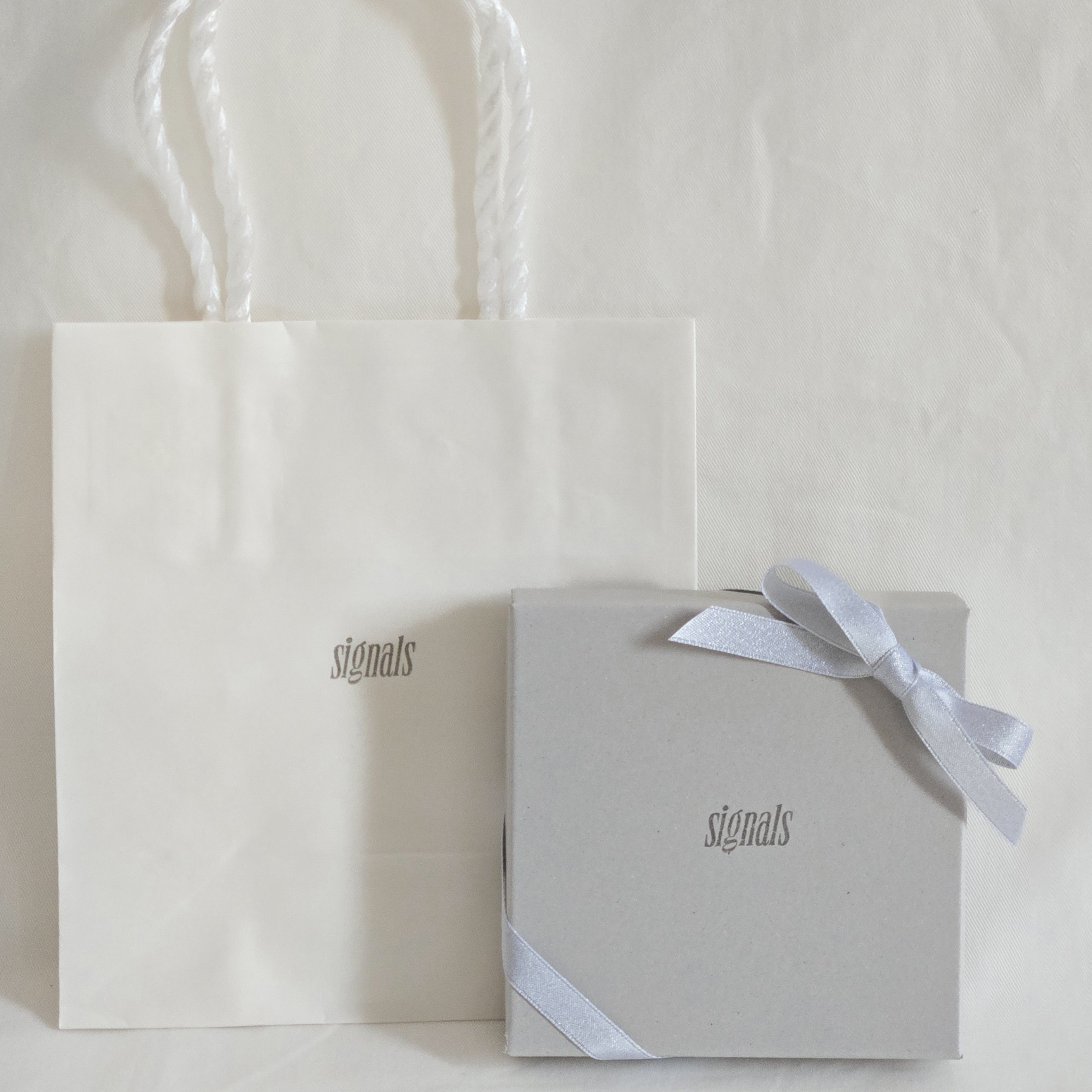 冬を優しく彩る 淡いピンクのロングバレッタとお花のピアス・イヤリングのコフレセット｜淡水パール｜シンプル | 送料無料