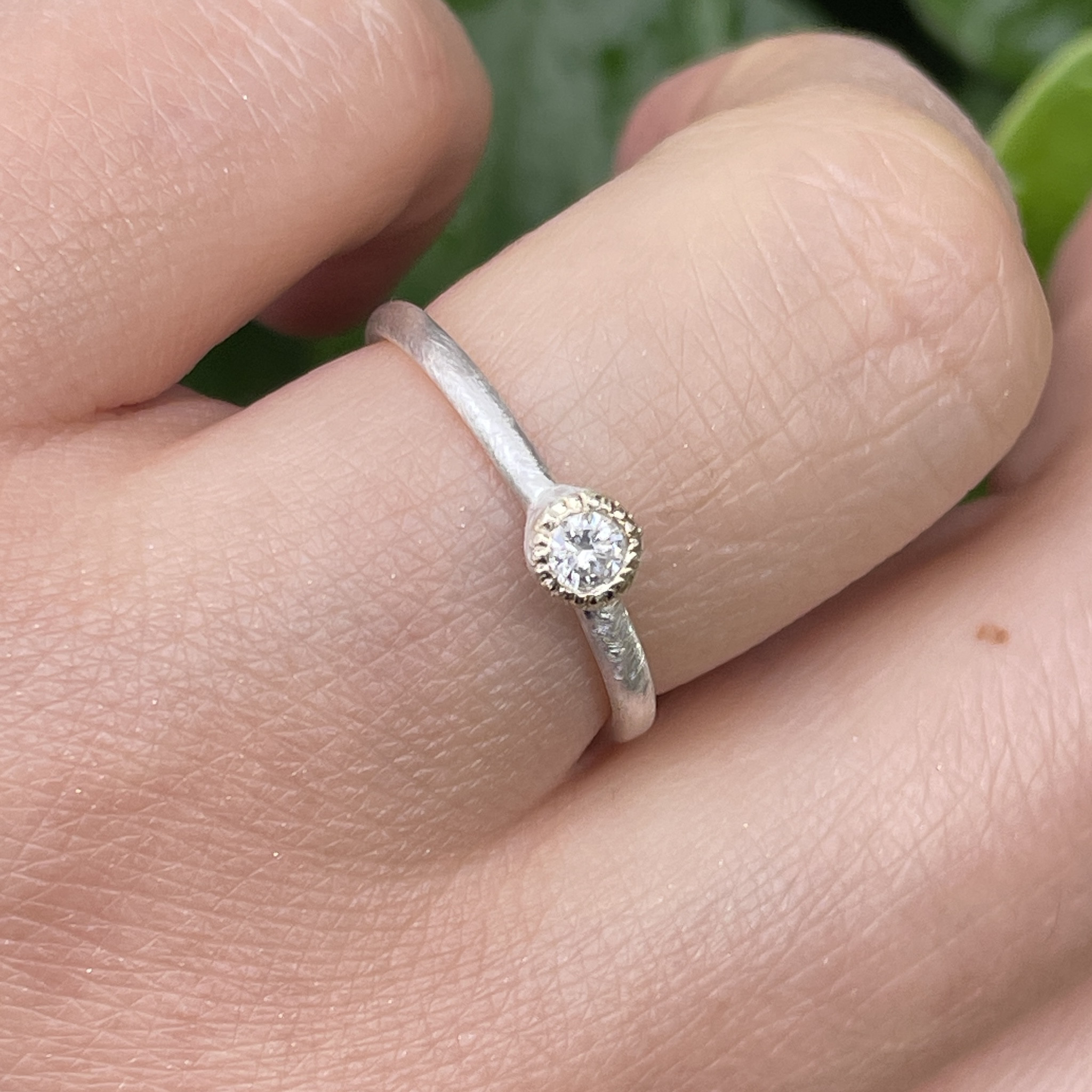 クリアーダイヤモンド　3㎜　ミル打ち留め　K18×シルバーSV925　コンビリング