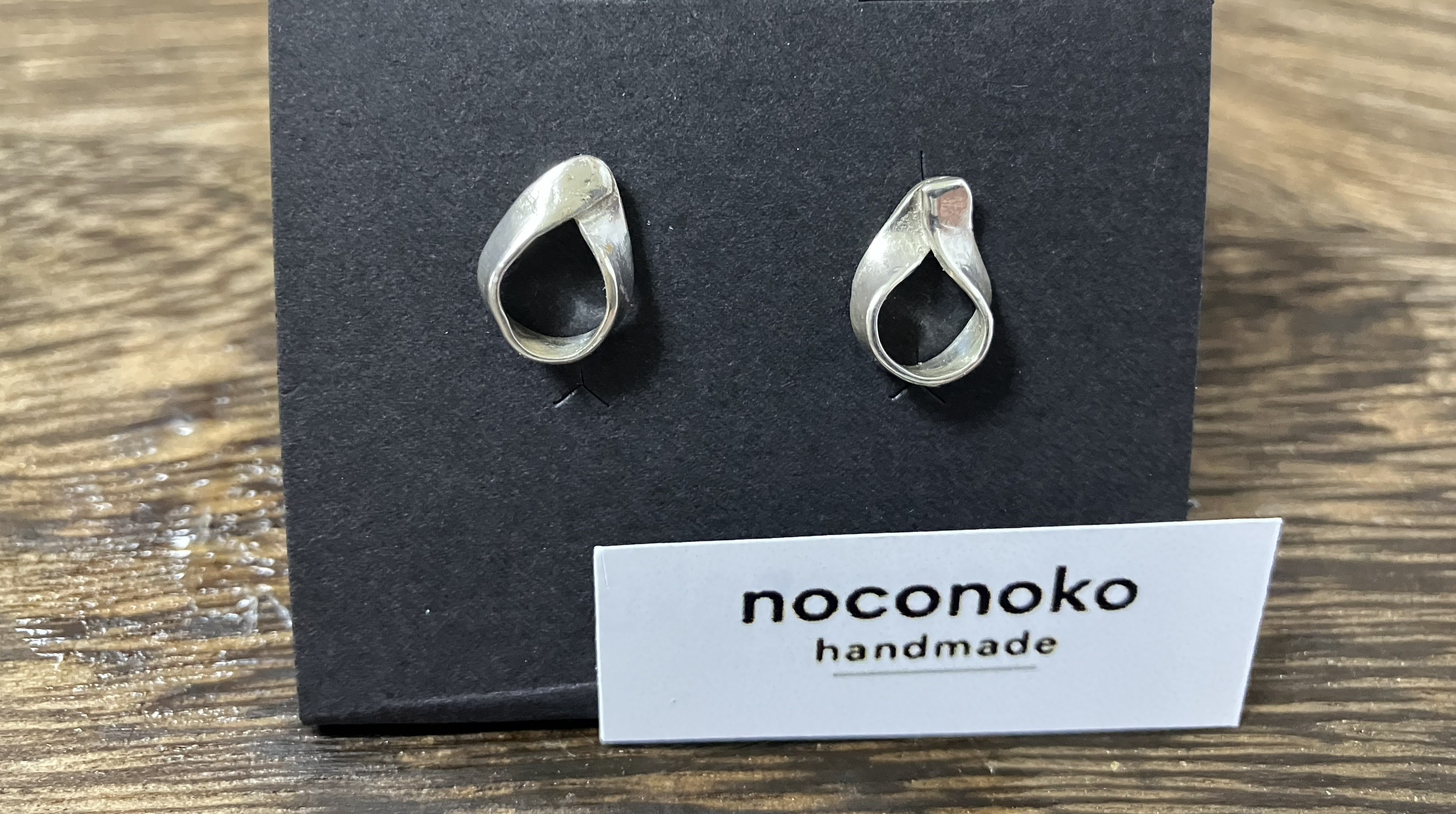 メルト　シルバーピアス 4,368円