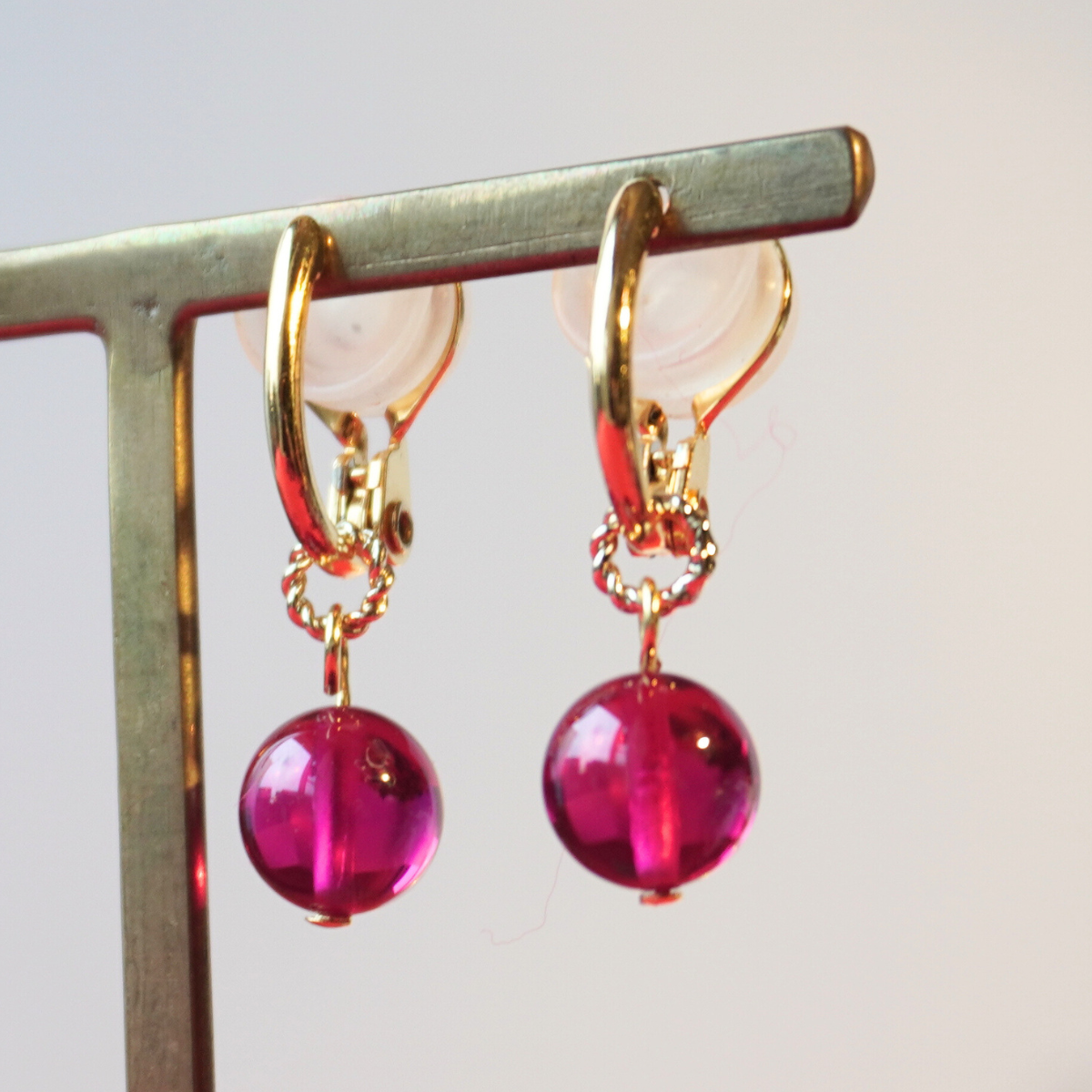 ルビー 24金GP 日本製 特許金具 無痛 痛くないイヤリング 天然石 2way 揺れる チャーム プレゼント レッド