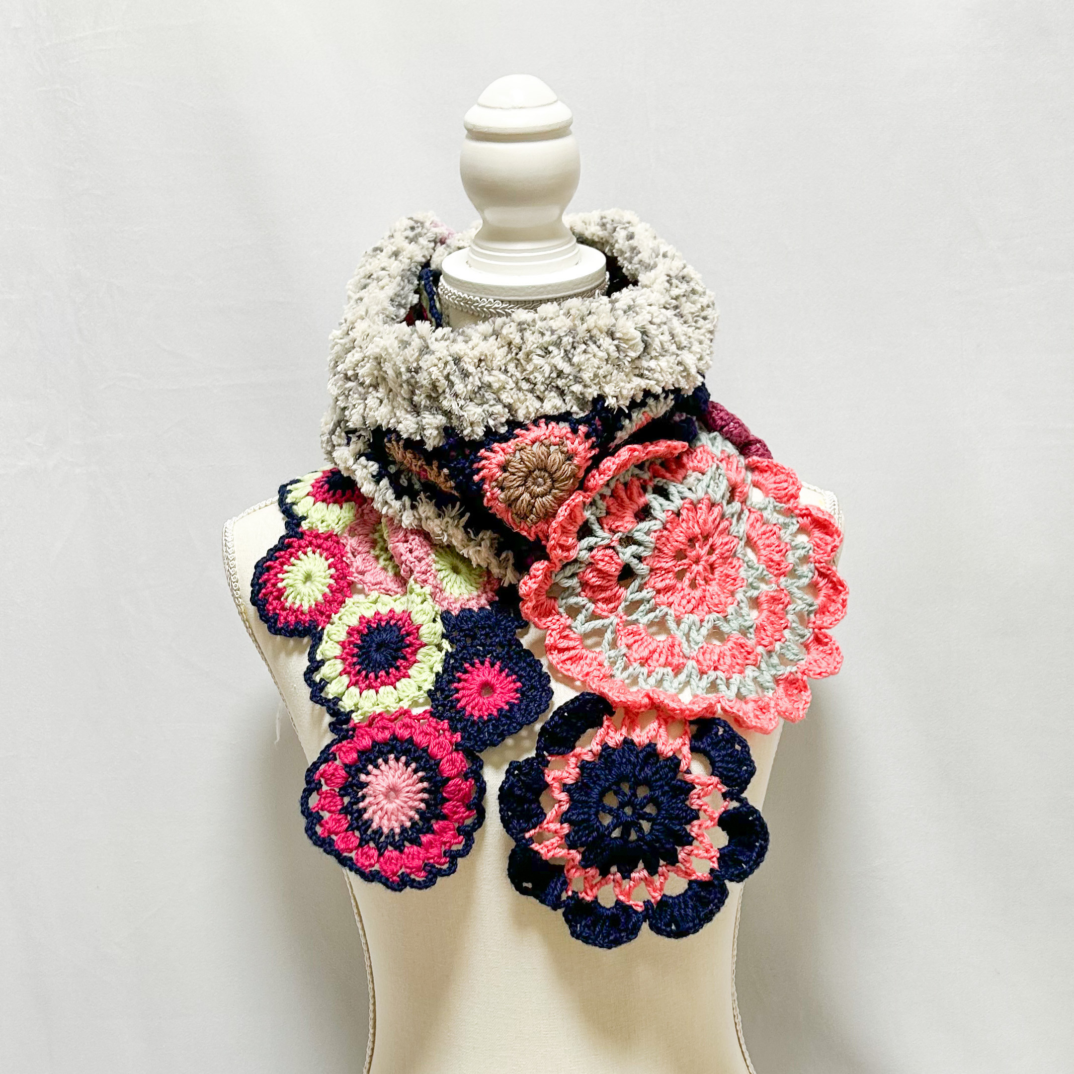 Bloom Knit タイリンマフラー［Rose Garden／ローズガーデン］花モチーフ 手編み 冬ギフト