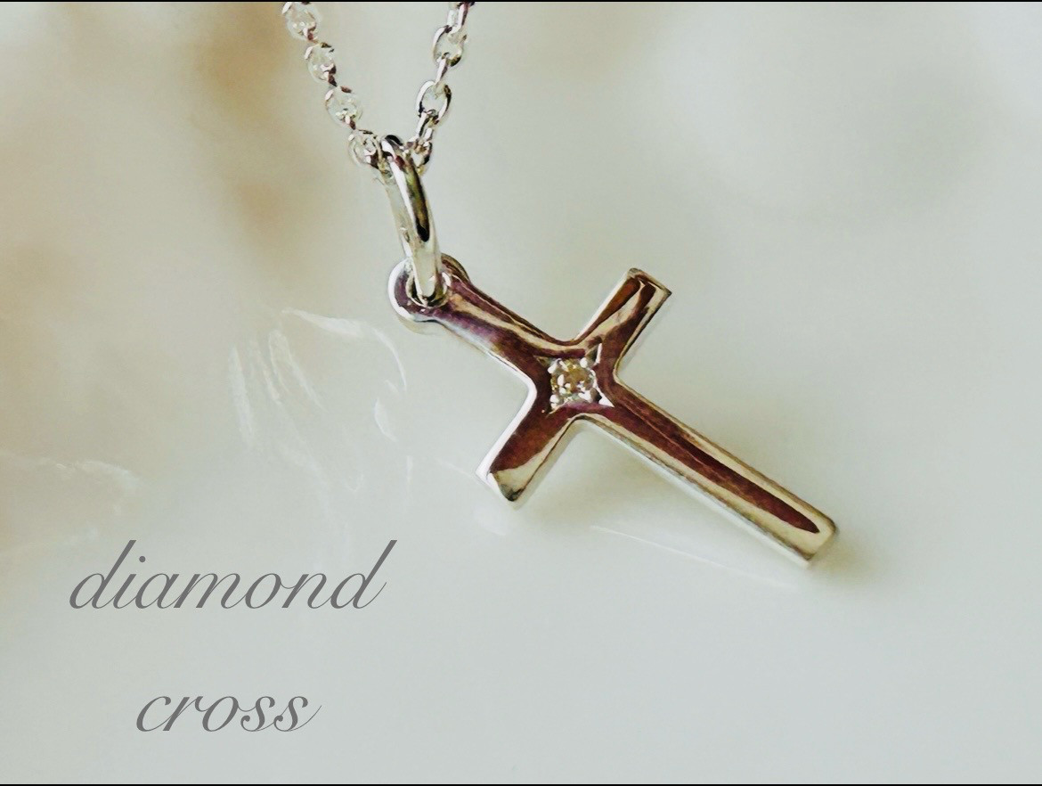 一粒ダイヤネックレス　クロスペンダントトップ