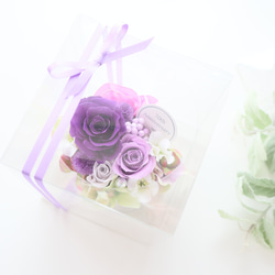 【送料無料】紫のバラの華やかなケース入りアレンジメント｜誕生日・古希祝い・喜寿祝い・仏花　pre.135 10枚目の画像