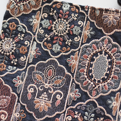 ホリデーボックス☆ インド刺繍ファブリック　ファー付きスマホショルダー＆ミニポーチ（カラビナ付） 　ブラック 4枚目の画像