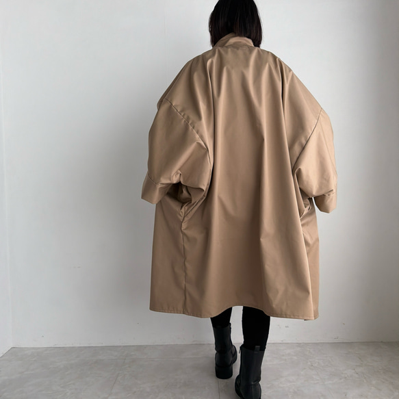 ボリュームスリーブハイネックコート(ベージュ) 4枚目の画像