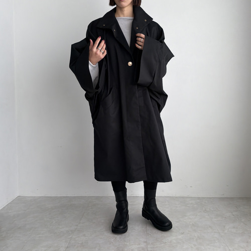 ボリュームスリーブハイネックコート(ブラック) コート MELUMO 通販